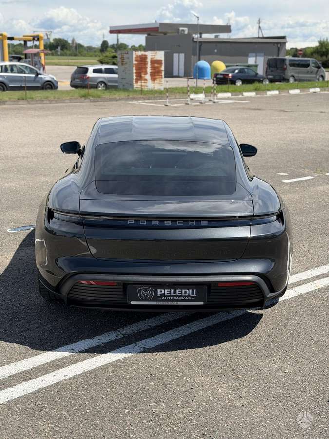 Porsche Taycan - 5