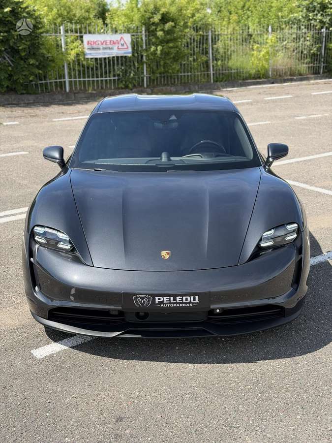 Porsche Taycan - 6