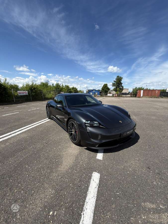 Porsche Taycan - 12