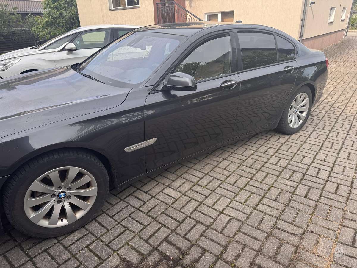 BMW 730, 3.0 l., Седан