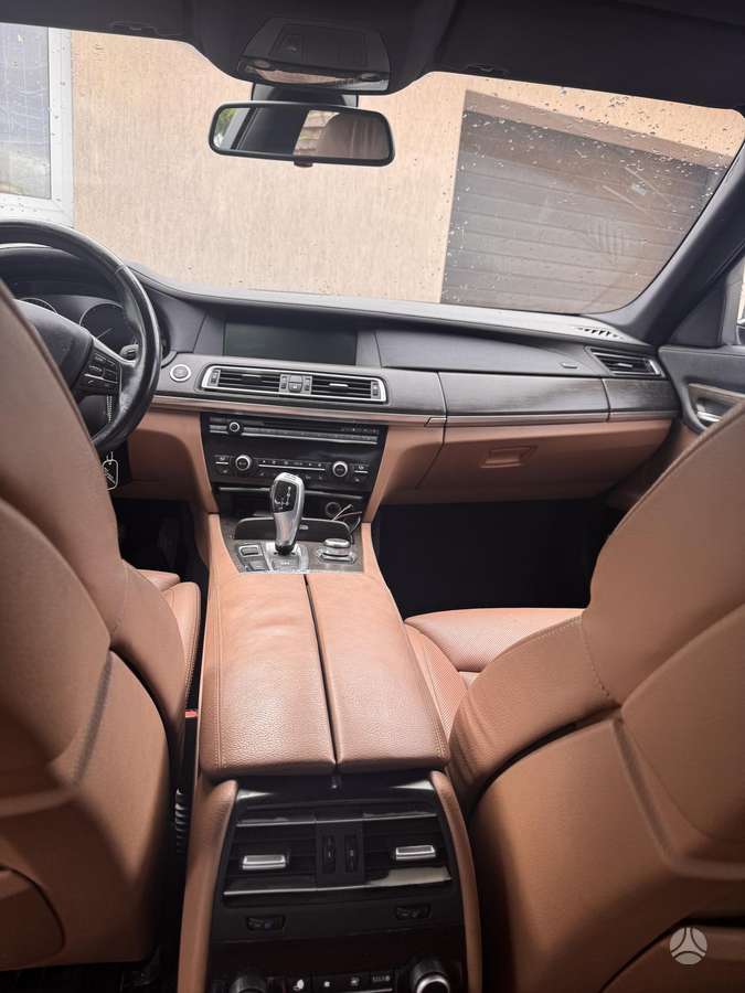 BMW 730, 3.0 l., Седан