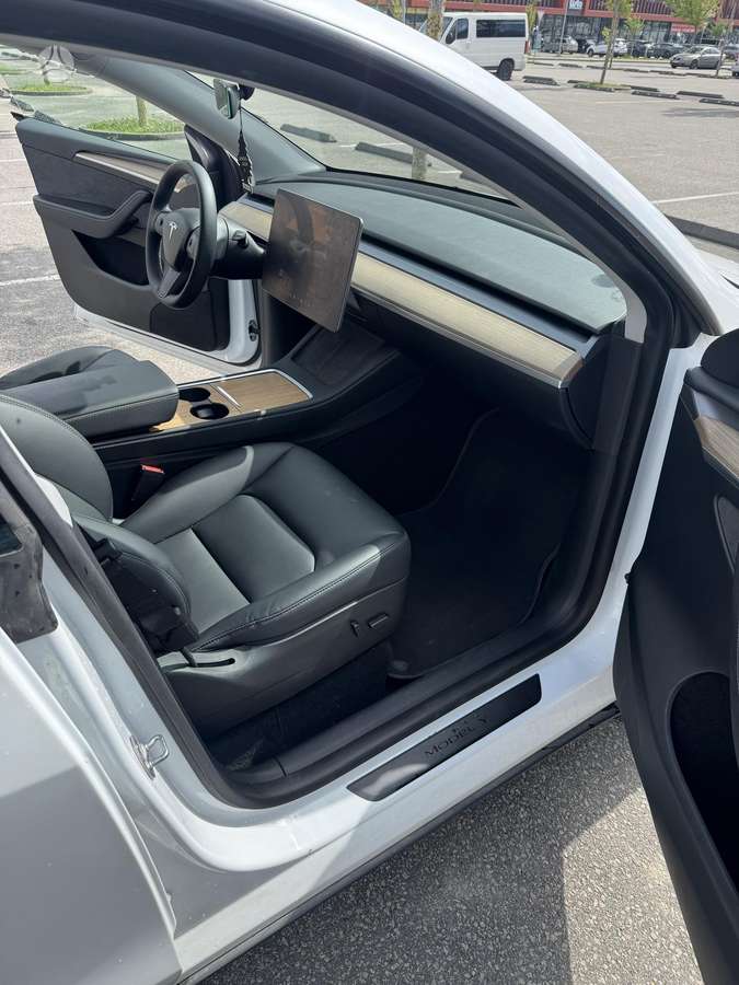 Tesla Model Y, mpv / minivan