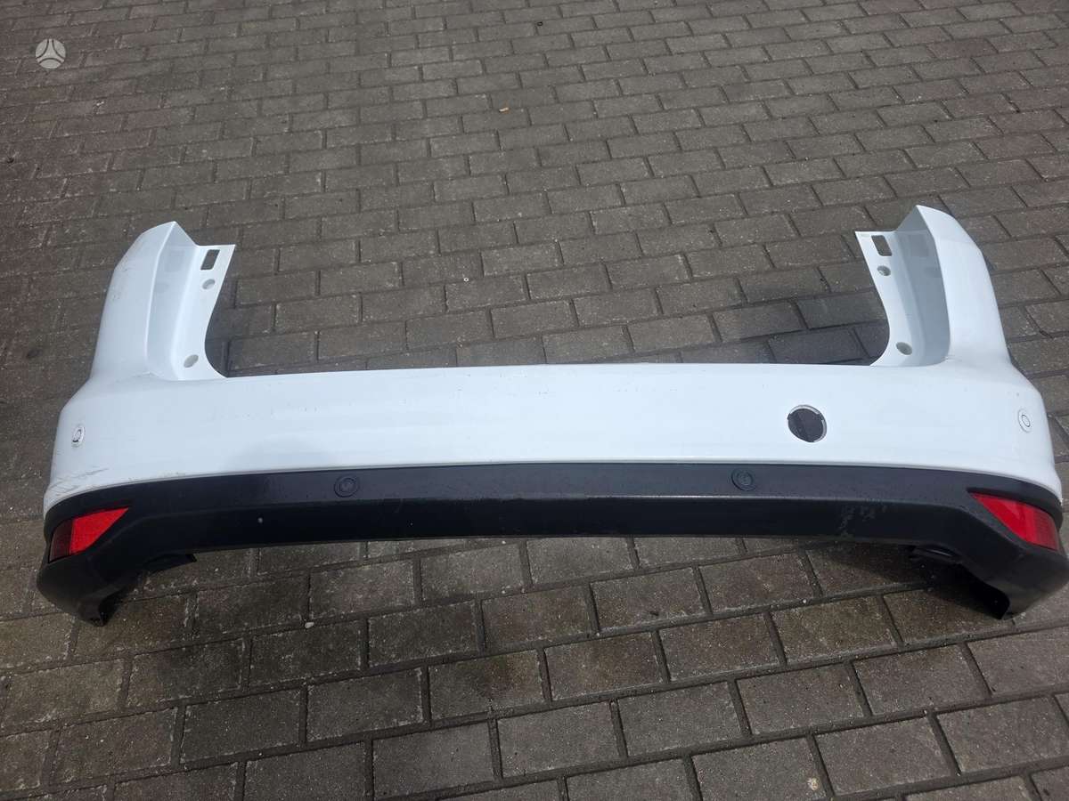 Ford C-MAX dalimis. Dalimis priekiniu sparnu nera ir durų priekiniu keleiv