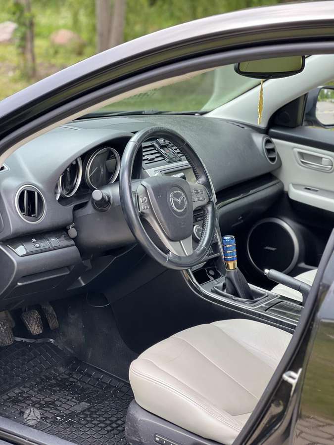 Mazda 6, 2.0 l., hatchback