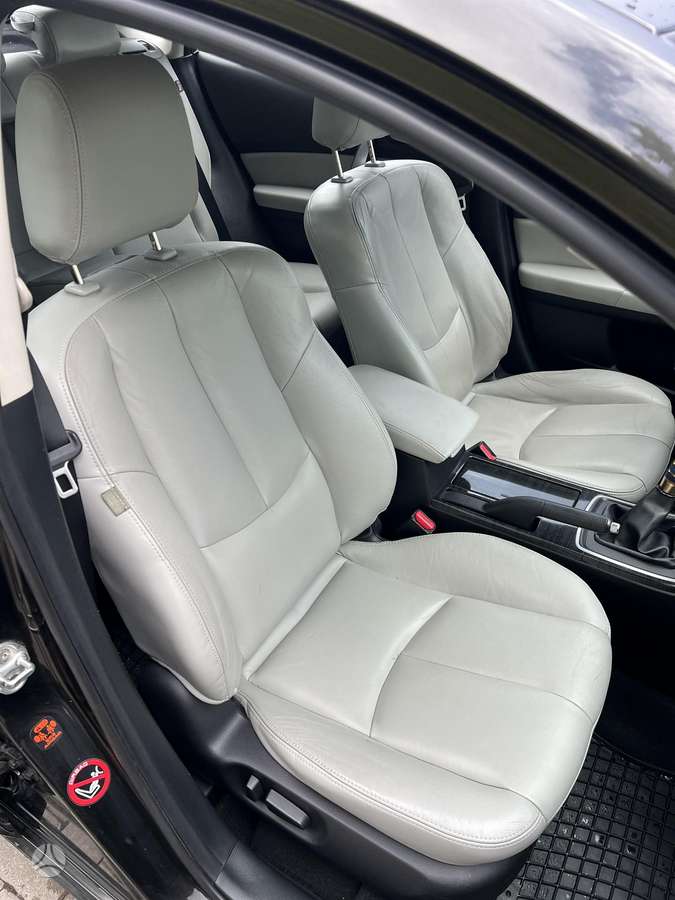 Mazda 6, 2.0 l., hatchback