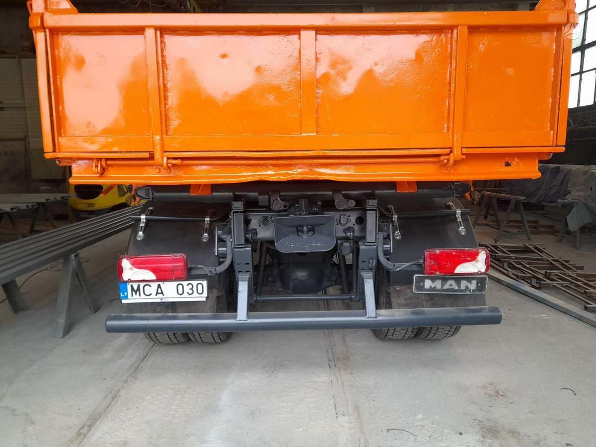 MAN 18.284, самосвалы с краном