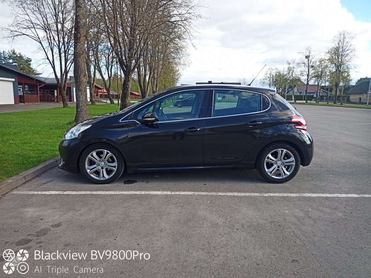 Peugeot 208 - 2