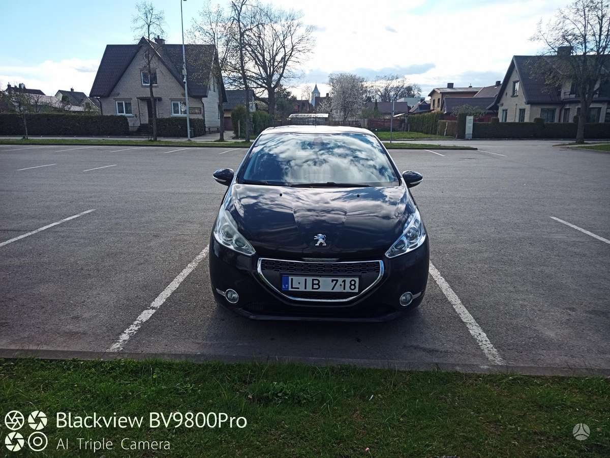 Peugeot 208 - 3