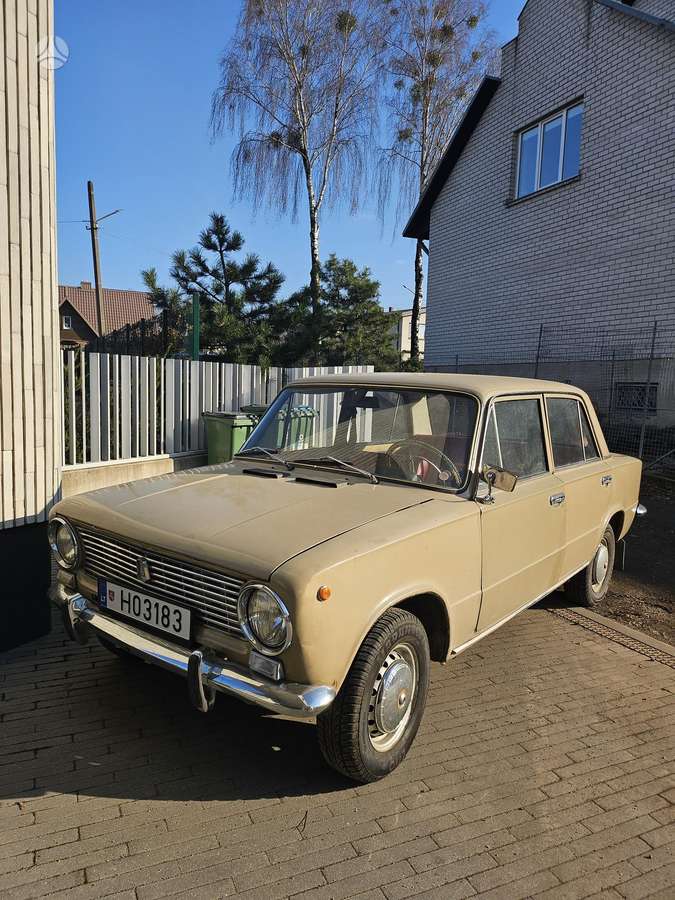 Lada 2101, Седан