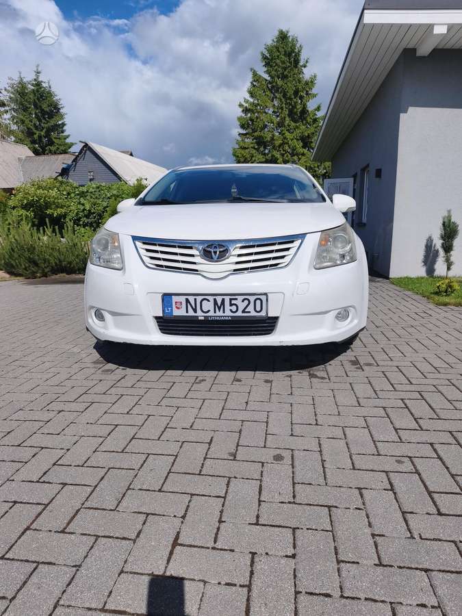 Toyota Avensis - 1