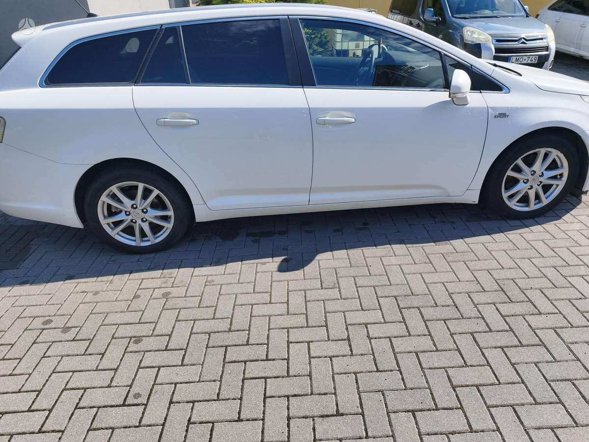 Toyota Avensis - 4