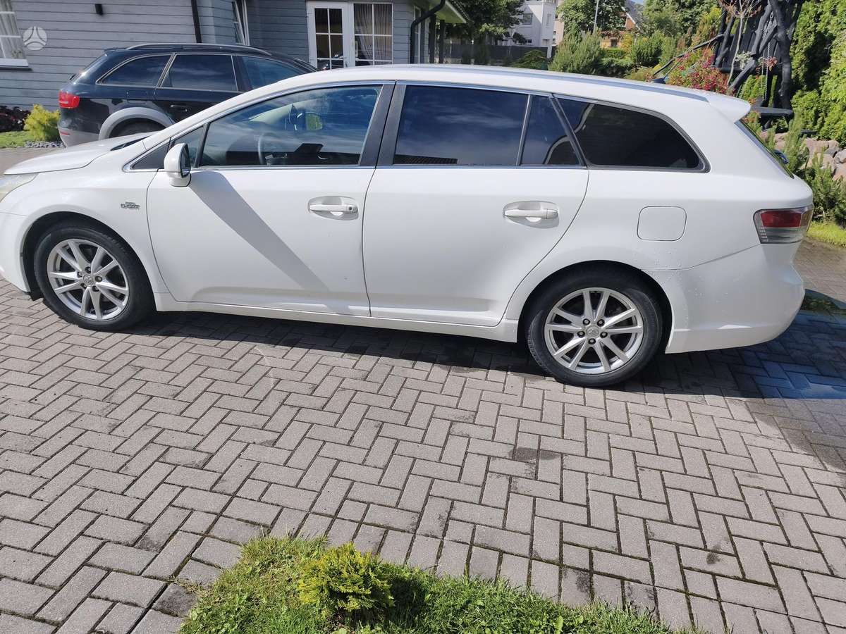 Toyota Avensis - 6