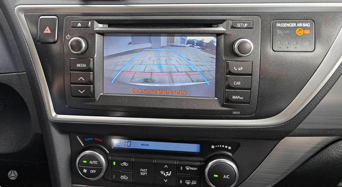 Toyota Auris - 11