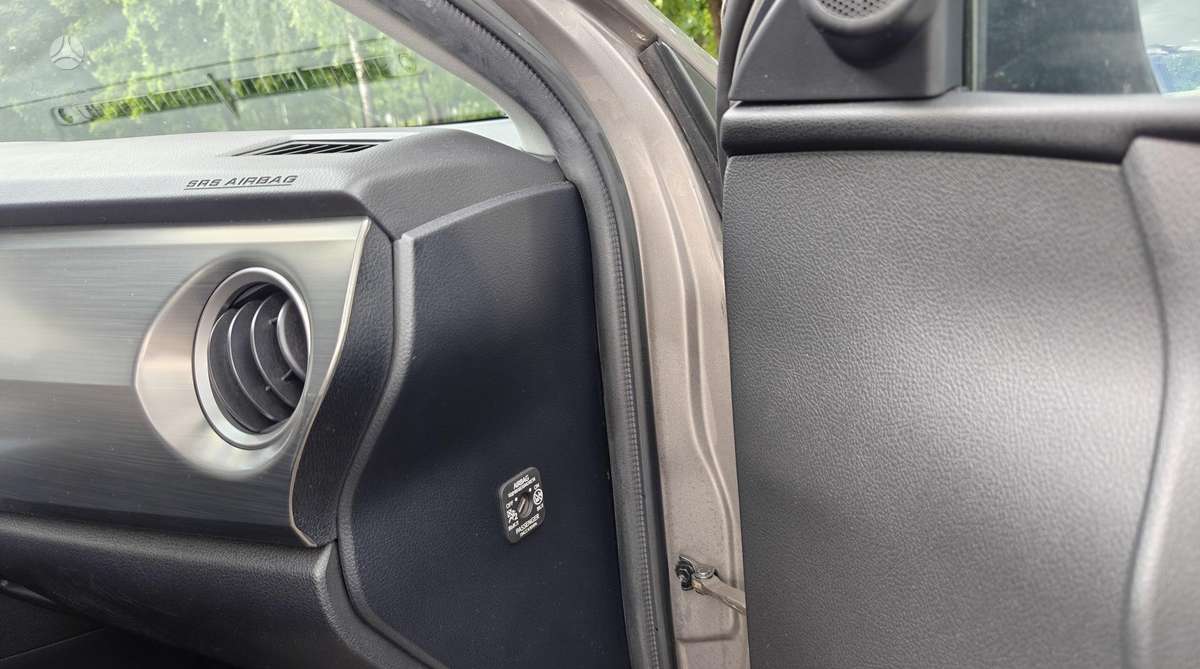 Toyota Auris - 12