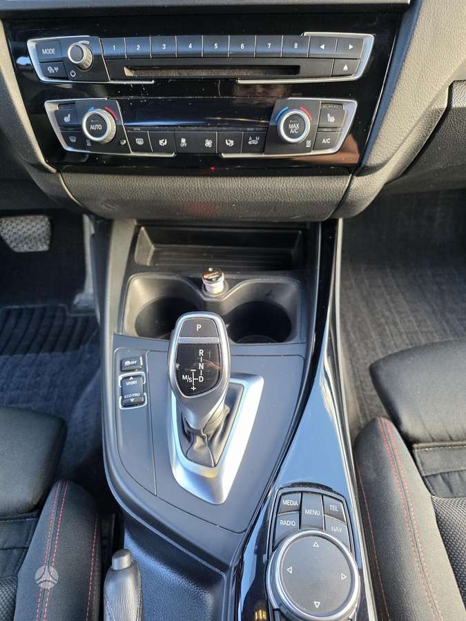 BMW 120, 2.0 l., hatchback