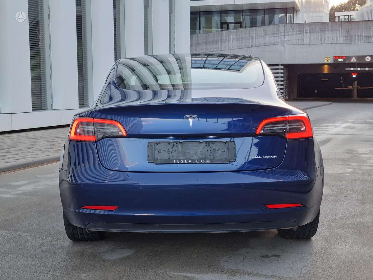 Tesla Model 3, 81 kWh, hatchback