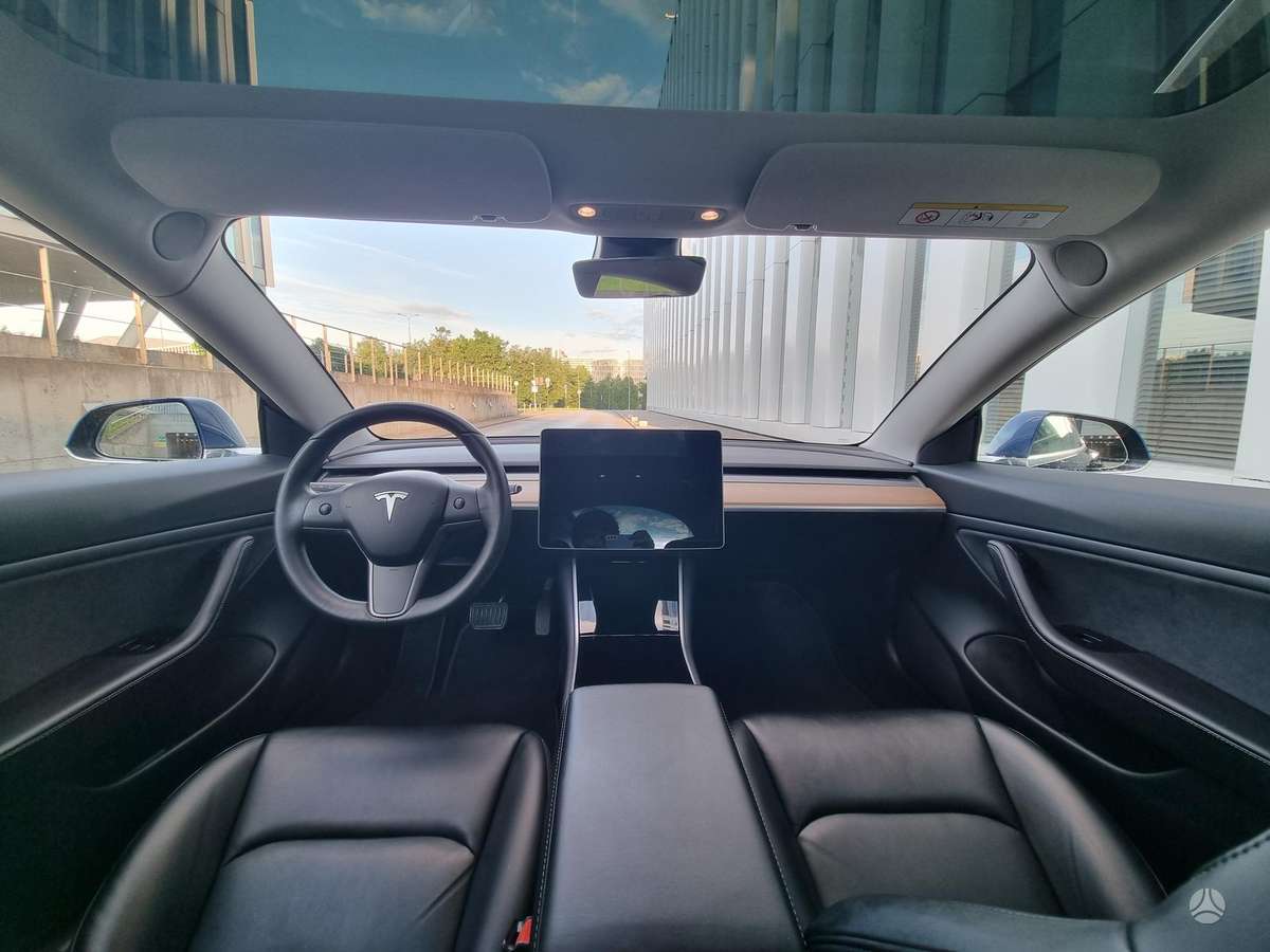 Tesla Model 3, 81 kWh, hatchback