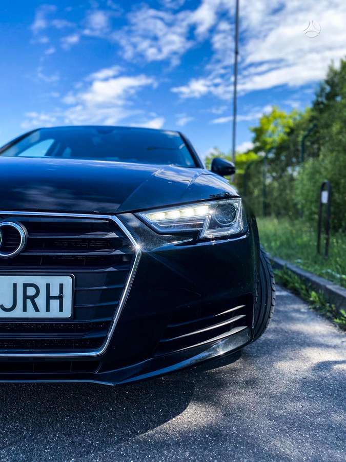 Audi A4, 2.0 l., Седан