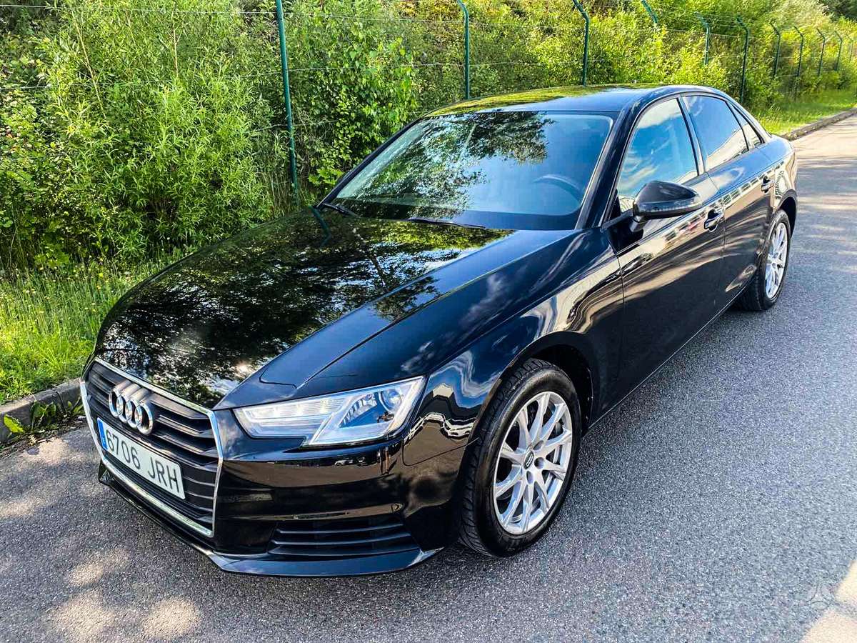 Audi A4, 2.0 l., Седан