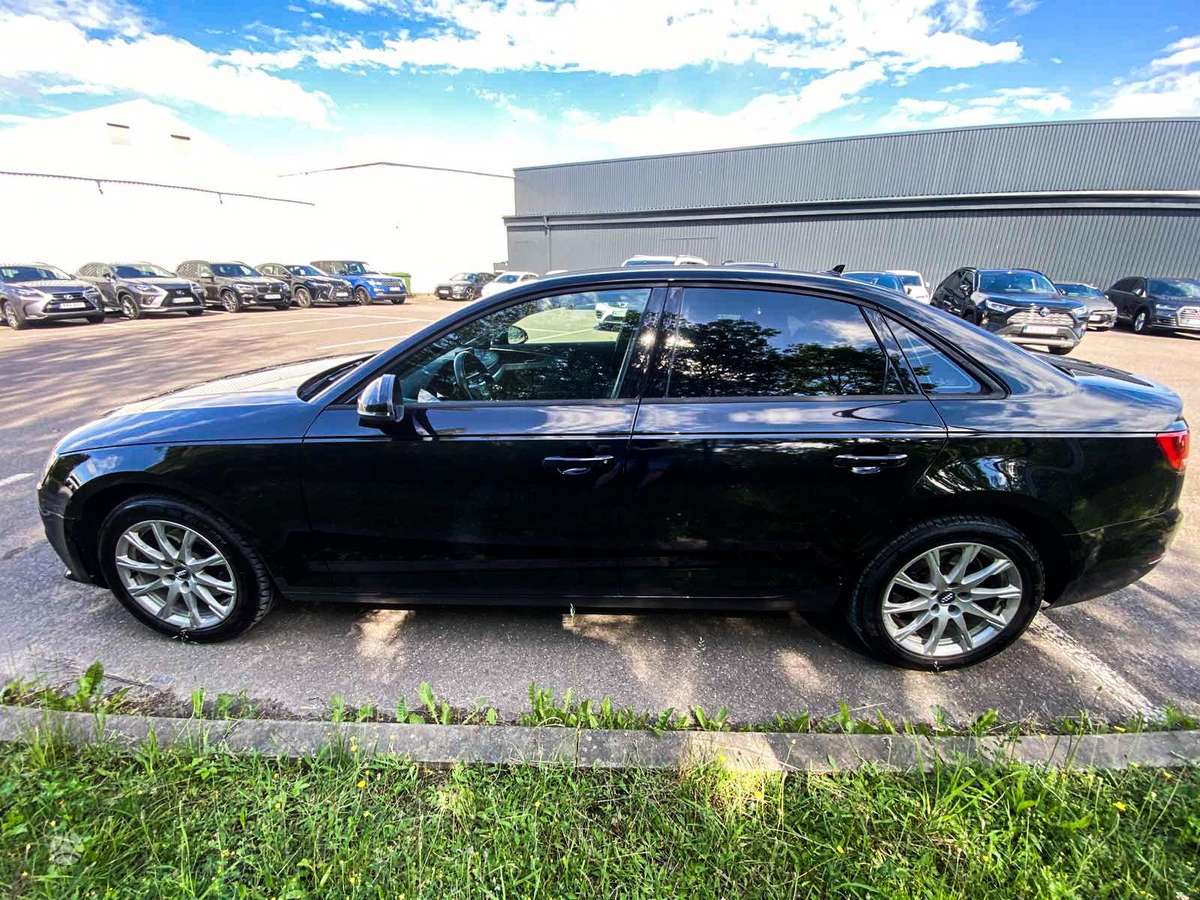 Audi A4, 2.0 l., Седан