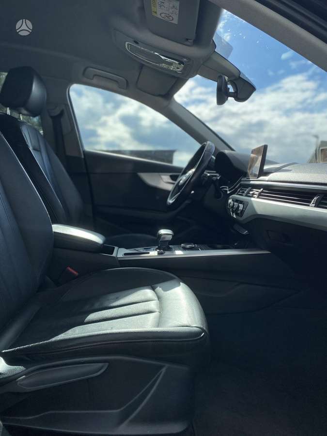 Audi A4, 2.0 l., Седан