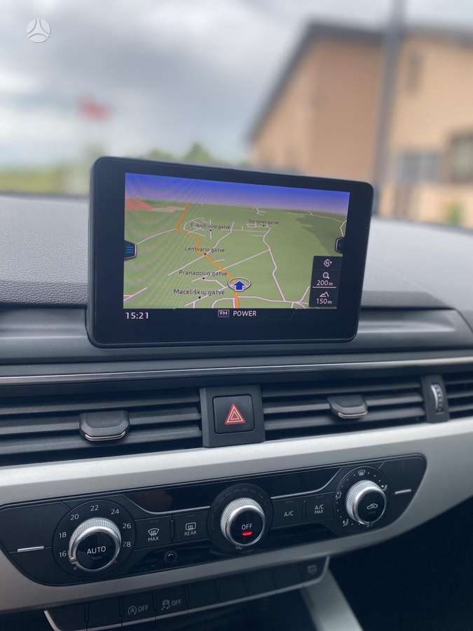 Audi A4, 2.0 l., Седан