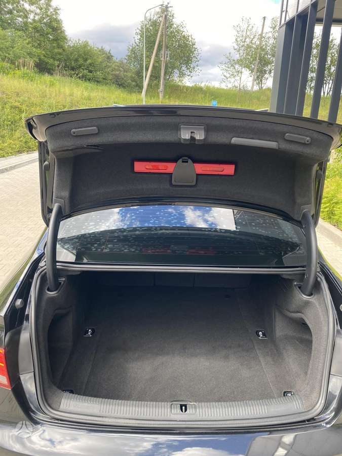 Audi A4, 2.0 l., Седан