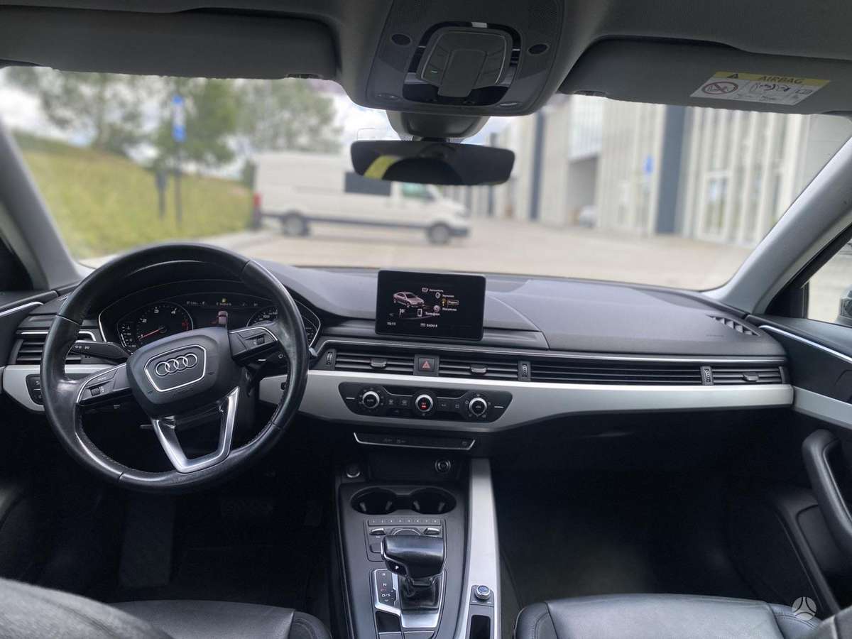 Audi A4, 2.0 l., Седан