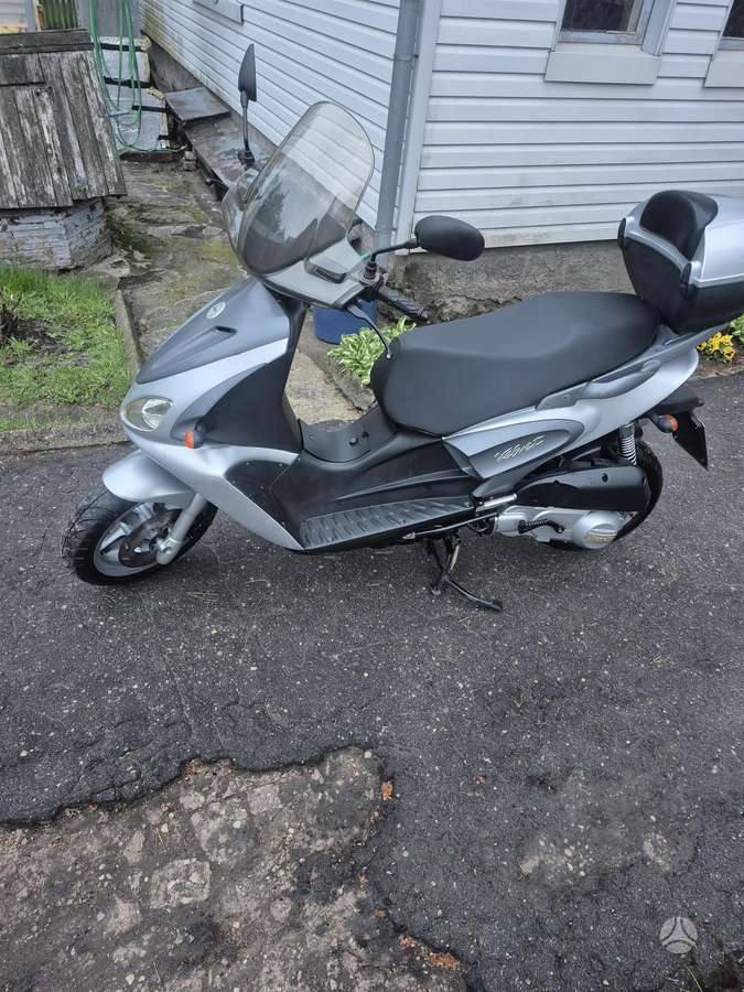 Benelli 125 125cc, scooters / mopeds