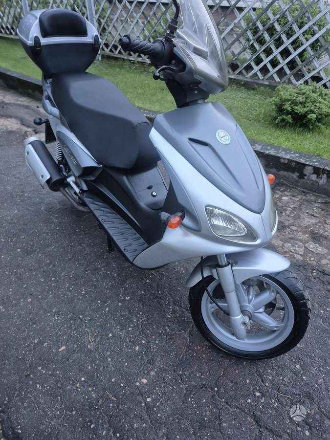 Benelli 125 125cc, scooters / mopeds