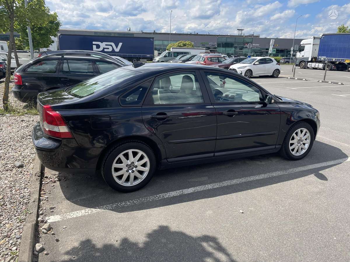 Volvo S40, 2.4 l., Седан