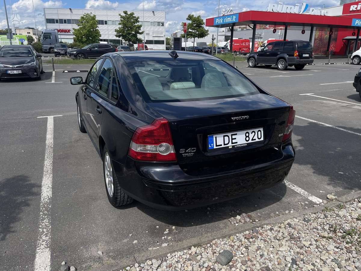 Volvo S40, 2.4 l., Седан
