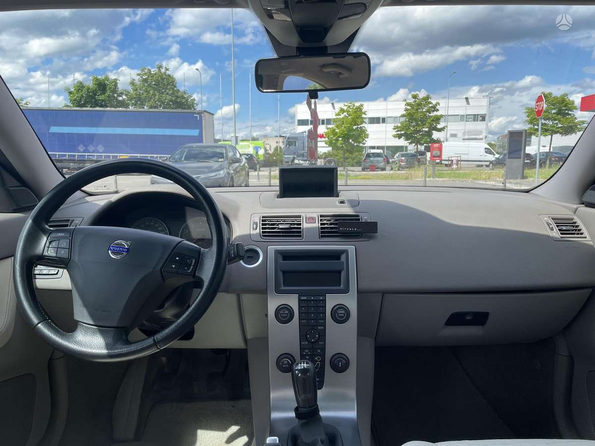 Volvo S40, 2.4 l., Седан