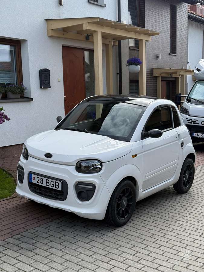 Microcar DUE, 0.5 l., Хэтчбек