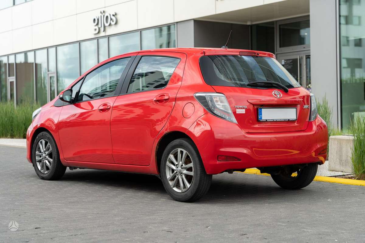 Toyota Yaris - 7