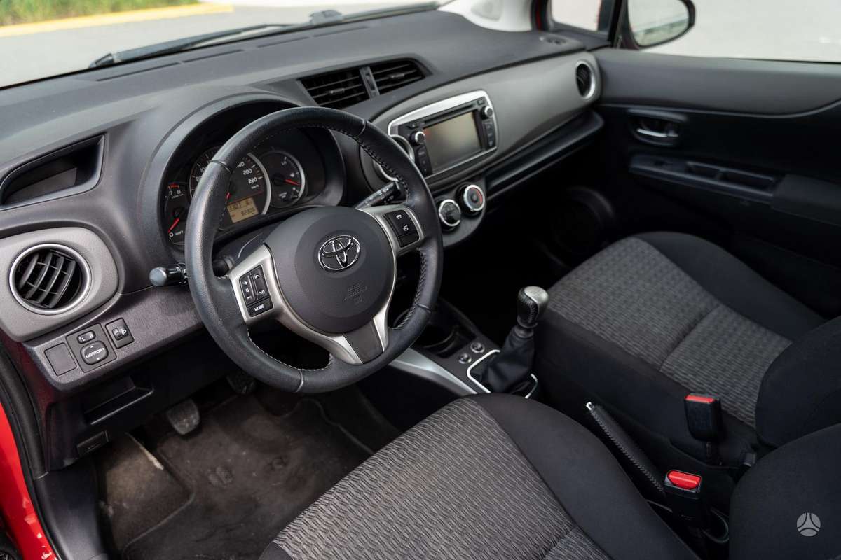Toyota Yaris - 11