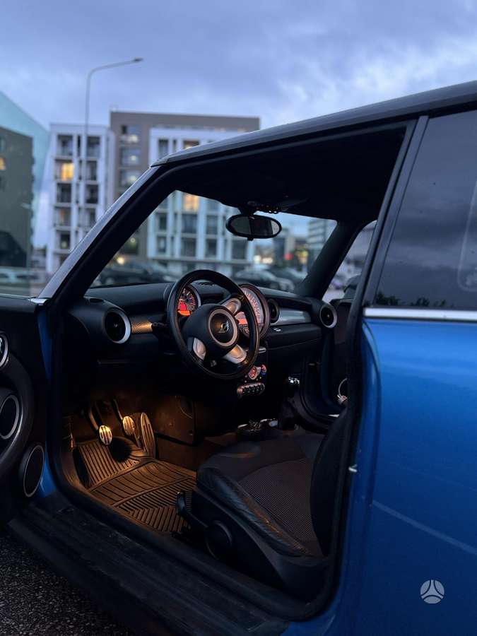 Mini Cooper S, 1.6 l., hatchback
