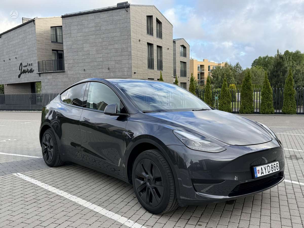 Tesla Model Y, 82 kWh, hatchback