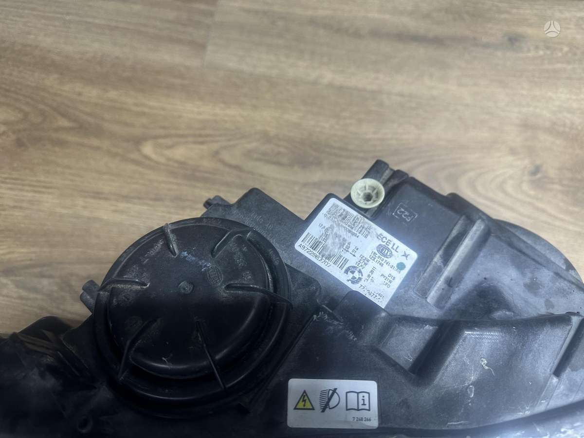 BMW 1 serija žibintai