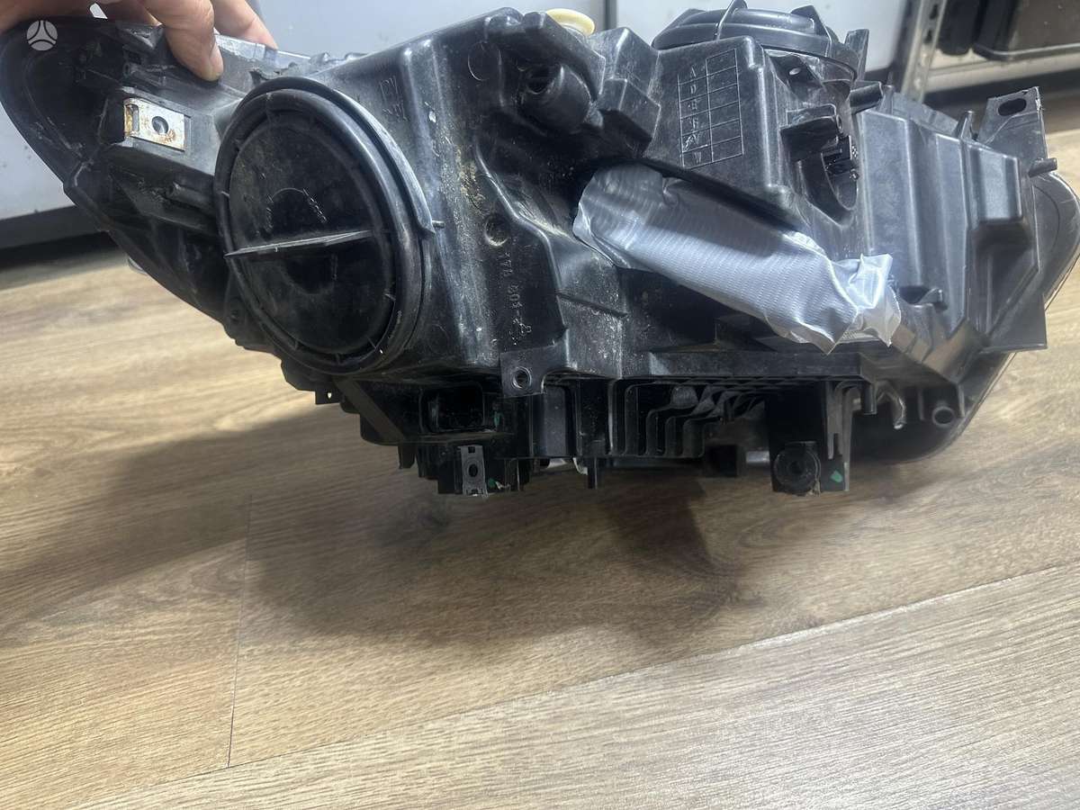 BMW 1 serija žibintai