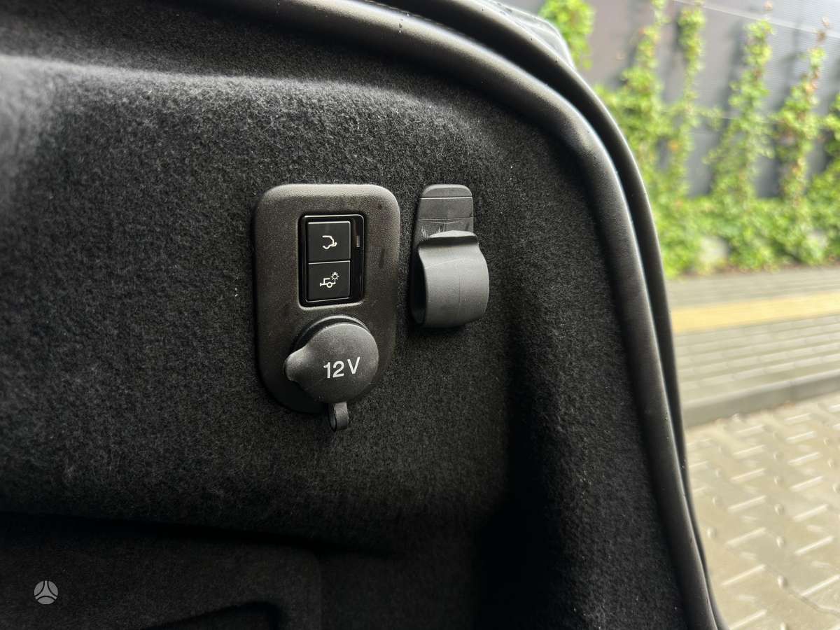 Jaguar XF, 3.0 l., Седан