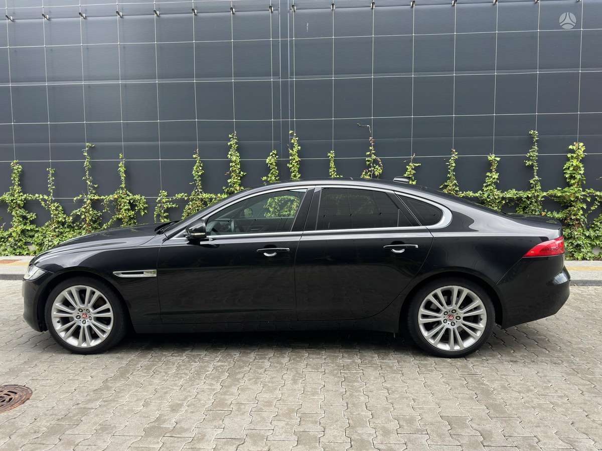 Jaguar XF, 3.0 l., Седан
