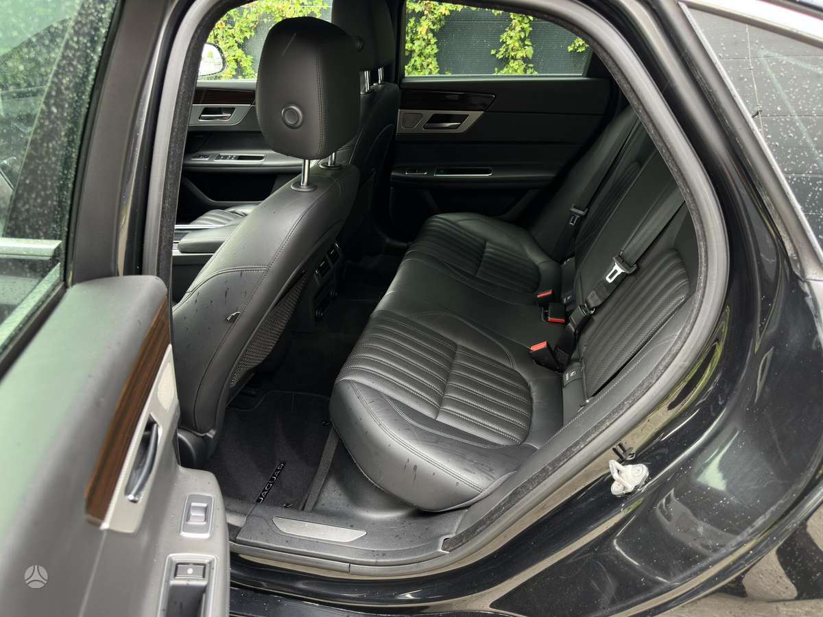 Jaguar XF, 3.0 l., Седан