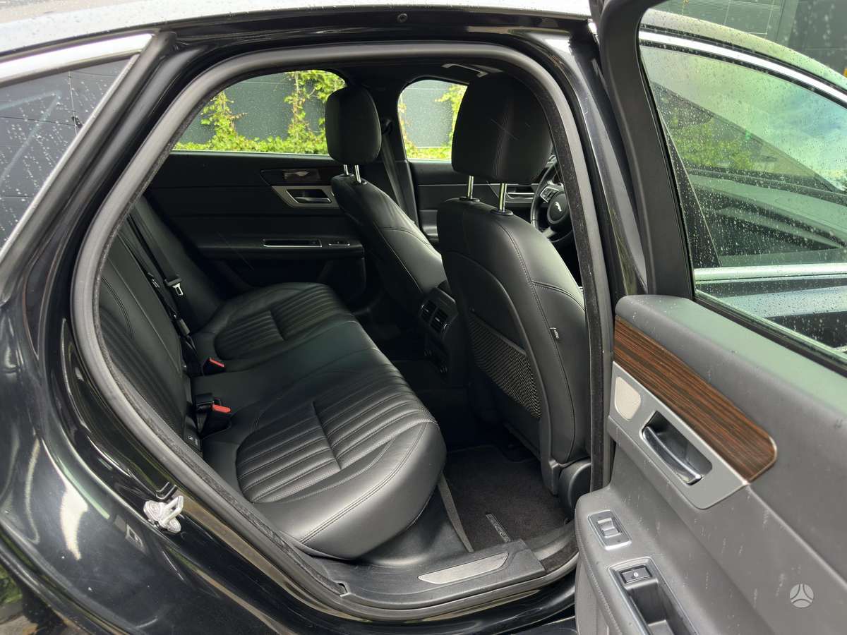 Jaguar XF, 3.0 l., Седан