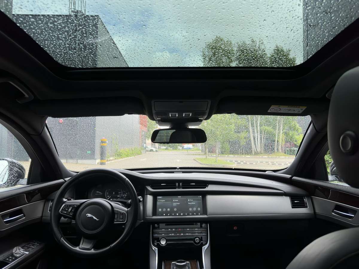 Jaguar XF, 3.0 l., Седан