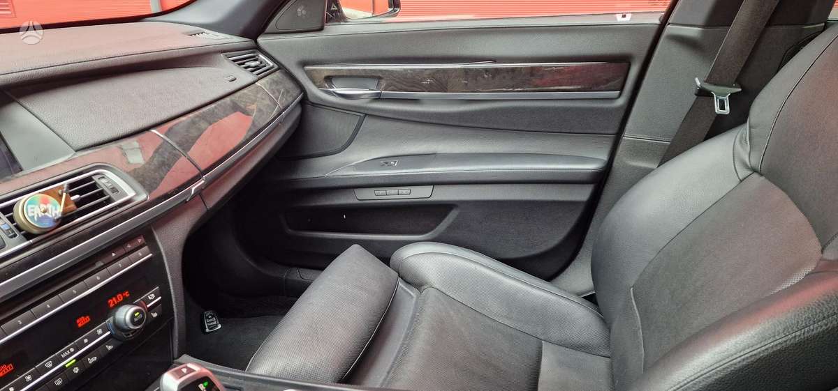BMW 740, 3.0 l., Седан
