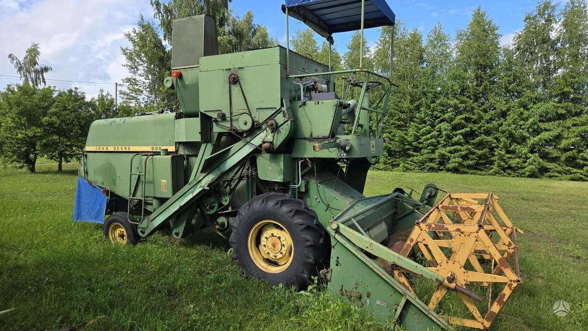 John Deere 925