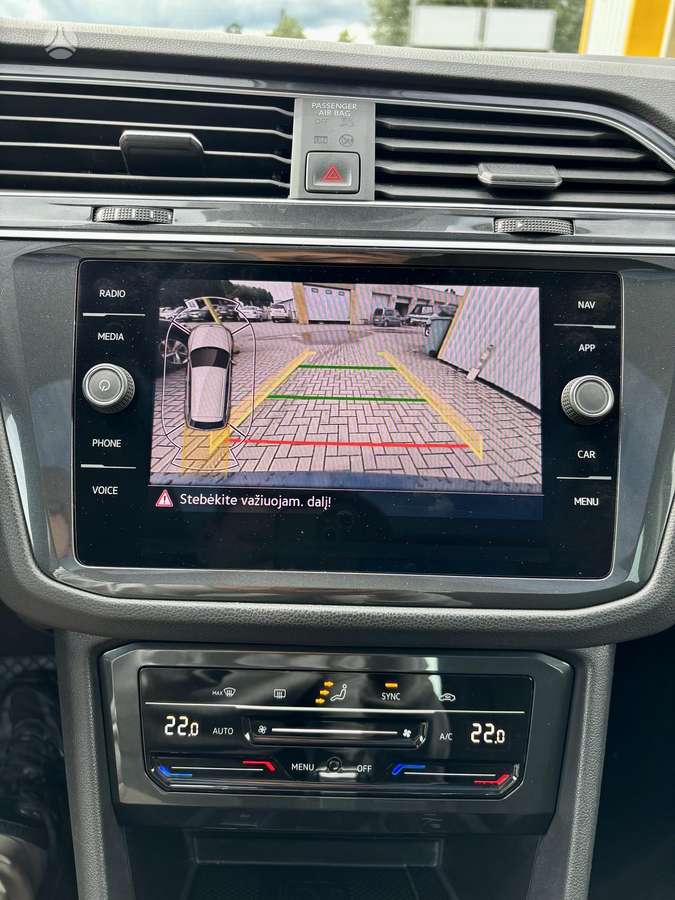 Volkswagen Tiguan - 12