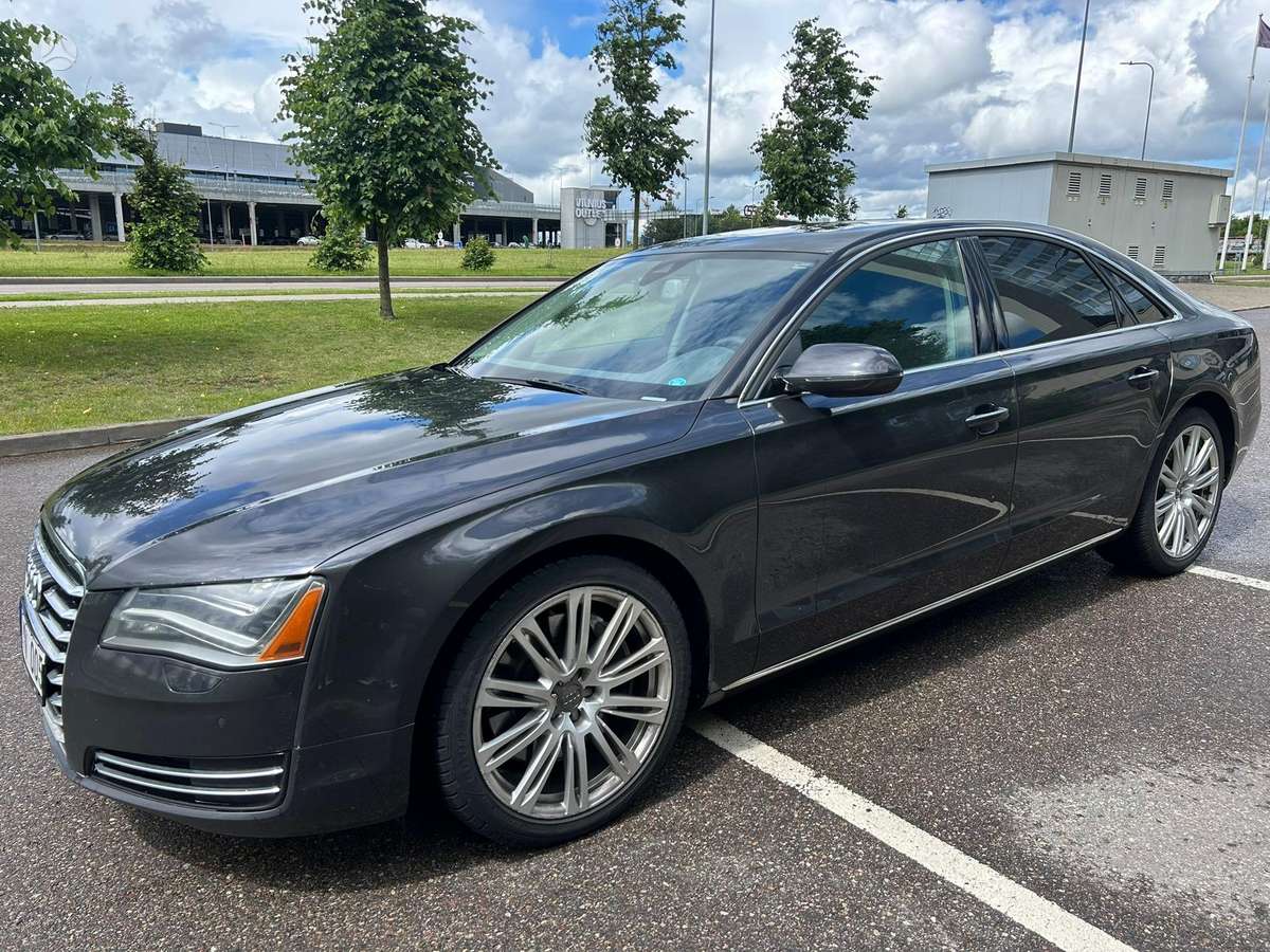 Audi A8, 4.2 l., Седан