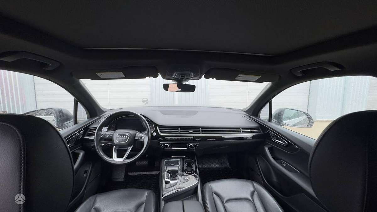 Audi Q7, 3.0 l., off-road / crossover